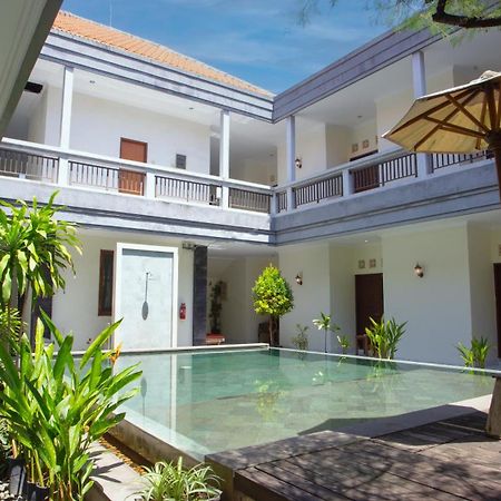 Teges Inn Kuta كوتا المظهر الخارجي الصورة