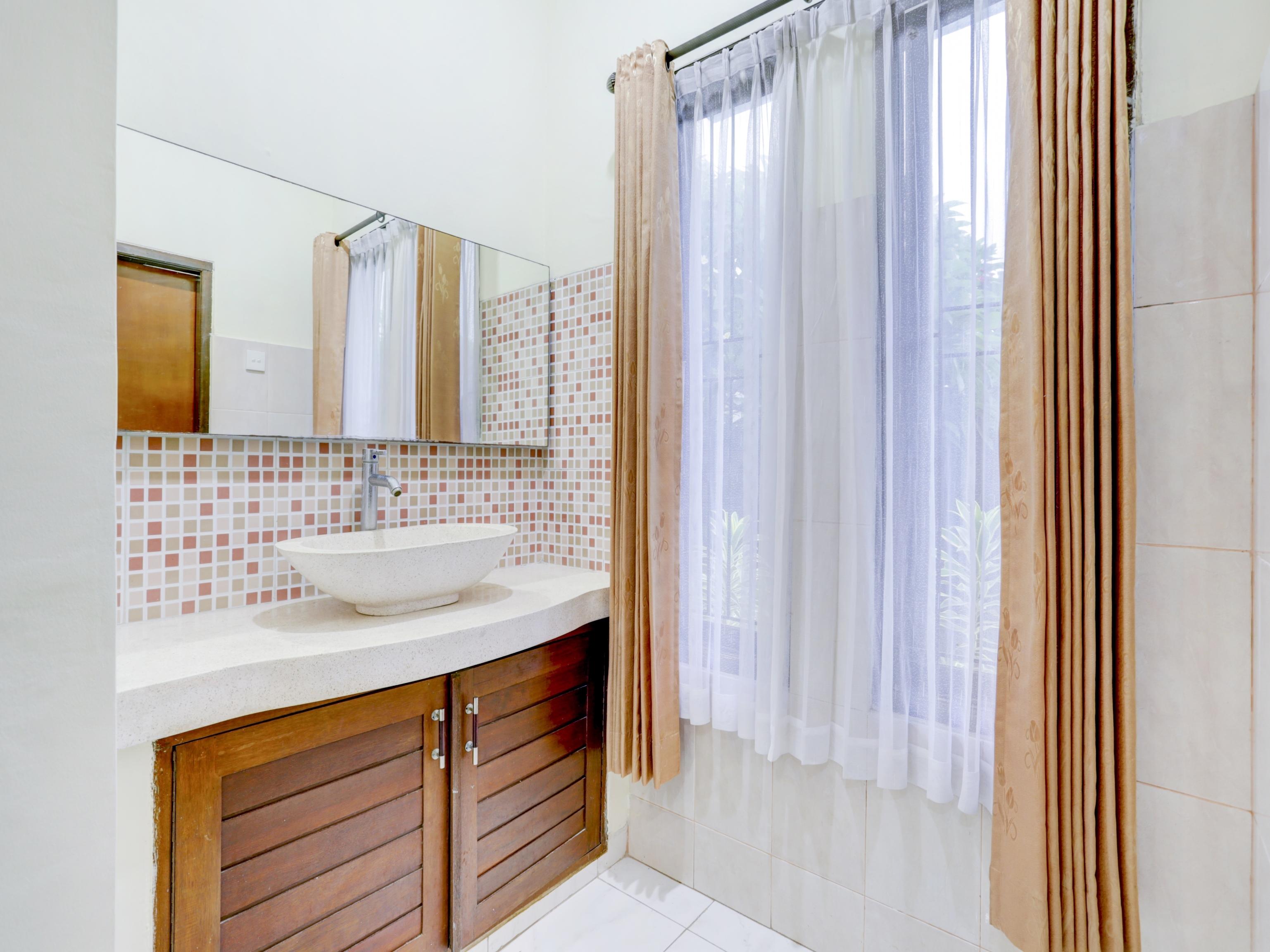 Teges Inn Kuta كوتا المظهر الخارجي الصورة