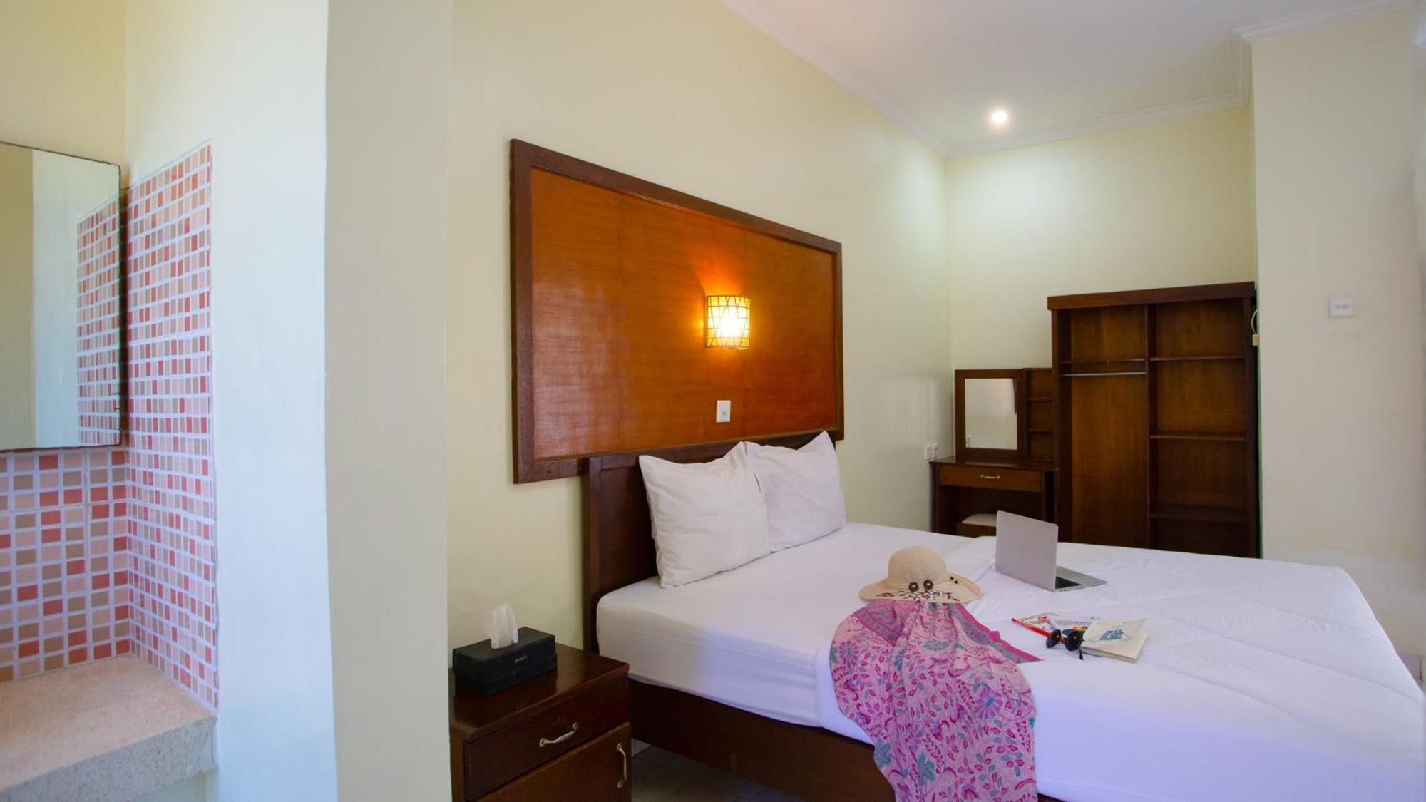 Teges Inn Kuta كوتا المظهر الخارجي الصورة