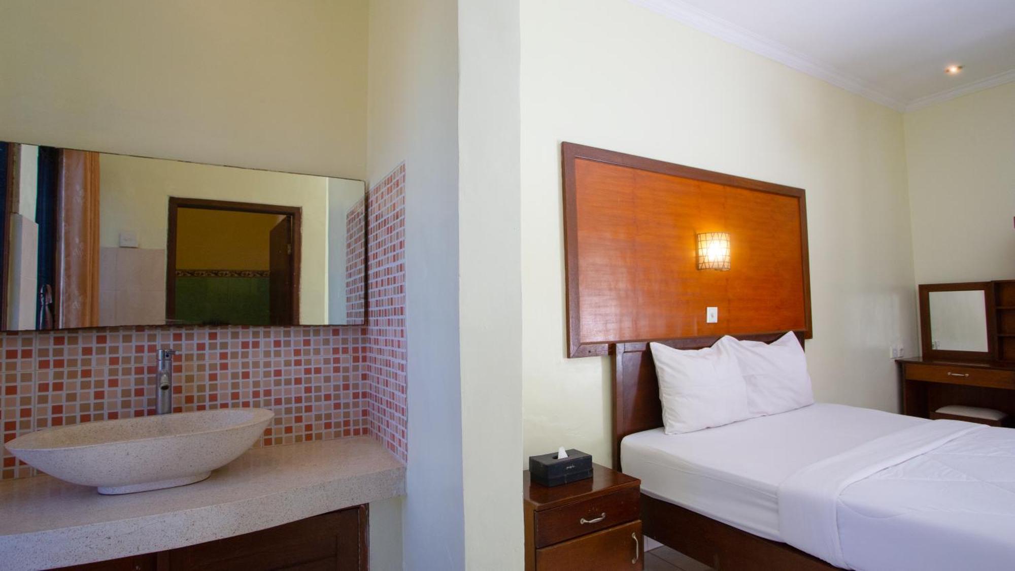 Teges Inn Kuta كوتا المظهر الخارجي الصورة
