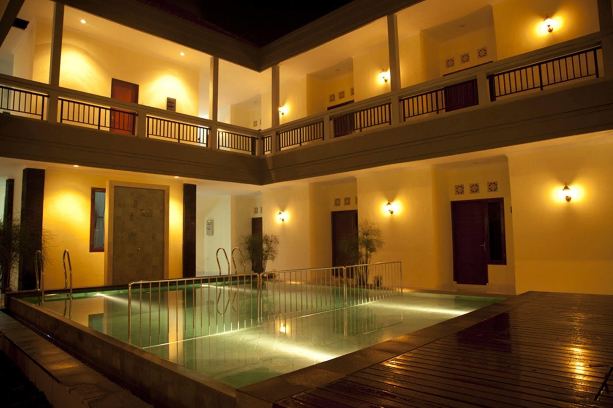 Teges Inn Kuta كوتا المظهر الخارجي الصورة