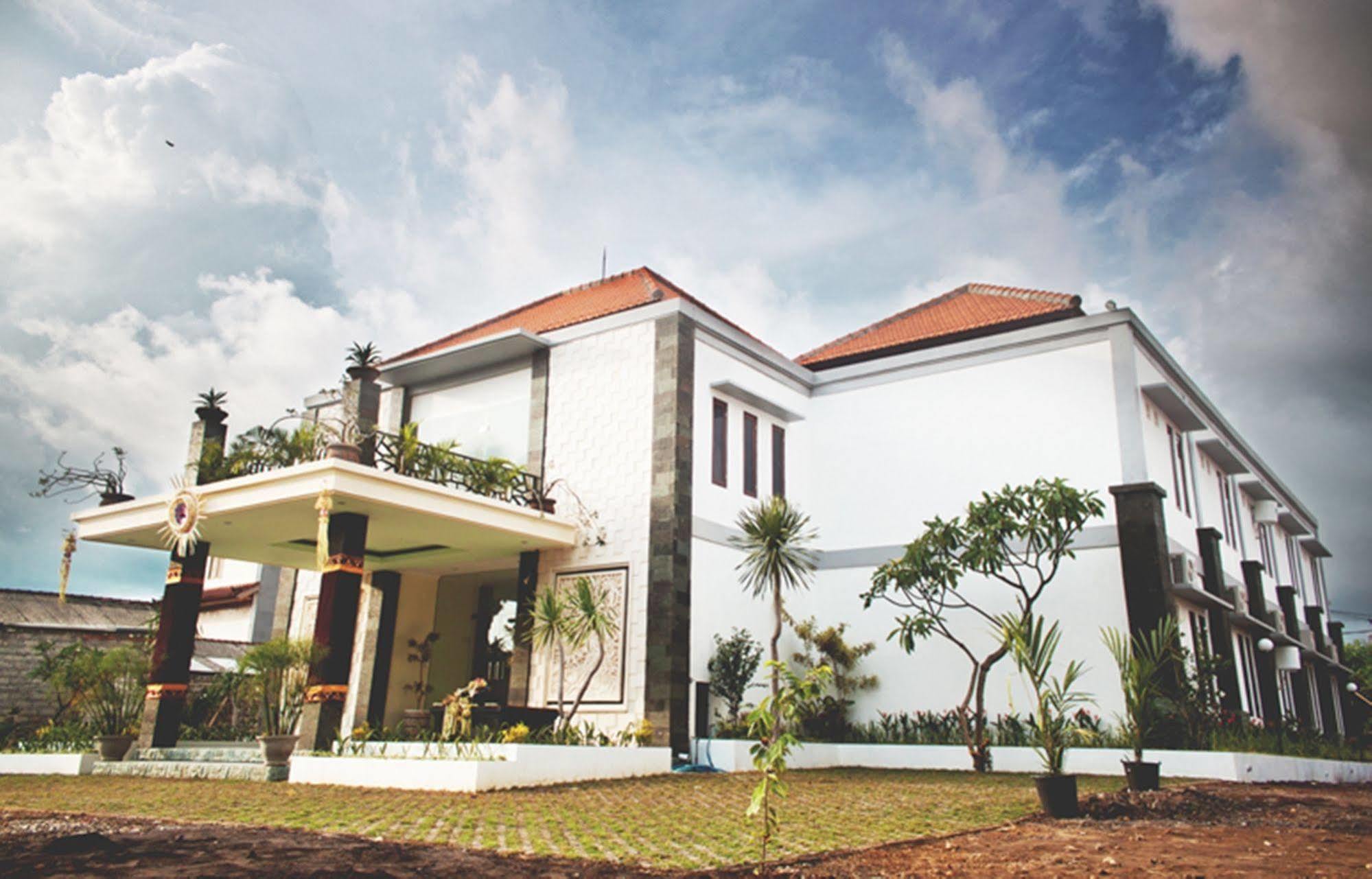 Teges Inn Kuta كوتا المظهر الخارجي الصورة